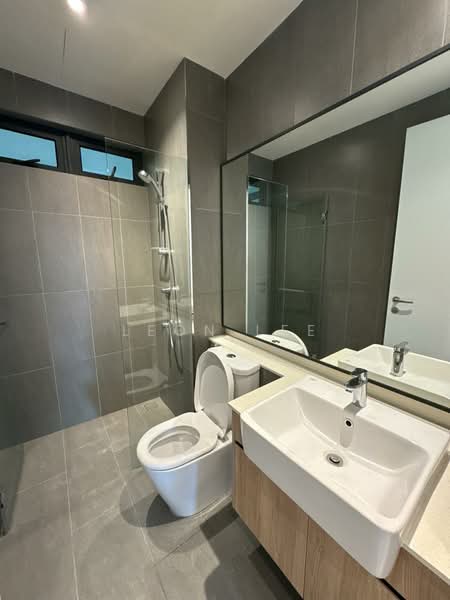 Servis Apartment untuk Dijual di 10 Stonor - Leon Lee - Bathroom - PropertyGuru.com.my