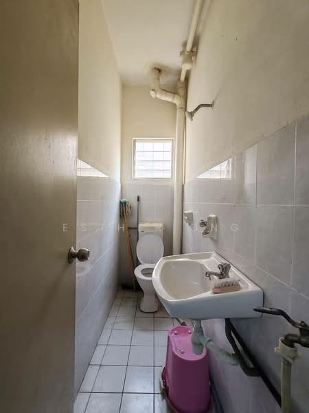 Rumah Teres 2 Tingkat untuk Dijual di Seri Kembangan (Selangor) - Esther Ong - Bathroom - PropertyGuru.com.my
