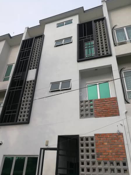3-storey Terraced House for Sale in Kajang (Selangor) - Ahmad Firdaus Mahmod - Exterior - PropertyGuru.com.my