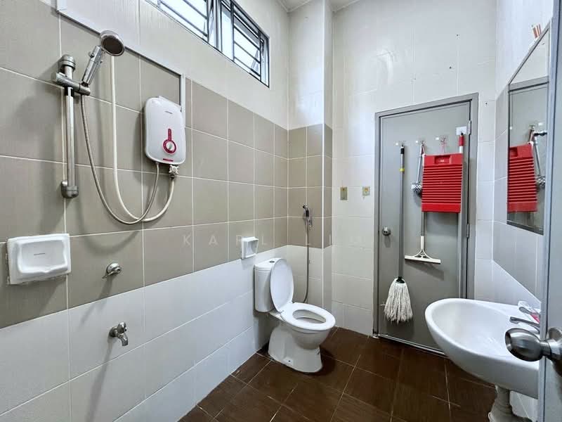2-storey Terraced House for Sale in Taman Nusa Sentral (Iskandar Puteri (Nusajaya)) - Karl Lim - Bathroom - PropertyGuru.com.my