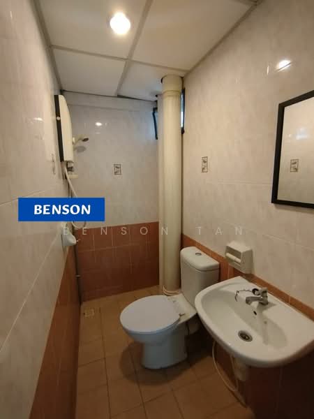 Pangsapuri untuk Disewa di University Place (Plaza Ivory) - Benson Tan - Bathroom - PropertyGuru.com.my