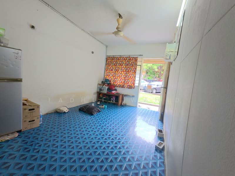 Flat for Sale at SS 13 Flat - Fadhlin Wahid - Living Room - PropertyGuru.com.my