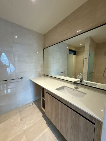 Servis Apartment untuk Dijual di 10 Stonor - Leon Lee - Bathroom - PropertyGuru.com.my