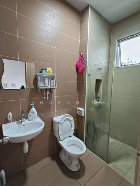 Semi-Detached House for Sale in Johor Bahru (Johor) - Sharon Ng - Bathroom - PropertyGuru.com.my