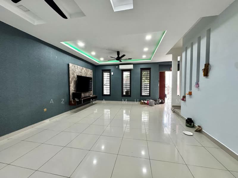 2-storey Terraced House for Sale in Bandar Putra (Kulai) - Azlina Muslim - Living Room - PropertyGuru.com.my