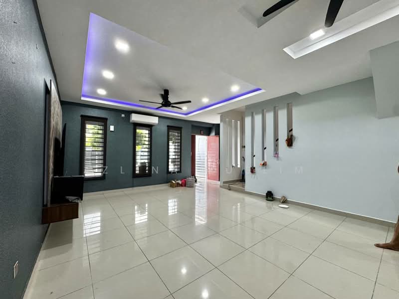 2-storey Terraced House for Sale in Bandar Putra (Kulai) - Azlina Muslim - Living Room - PropertyGuru.com.my