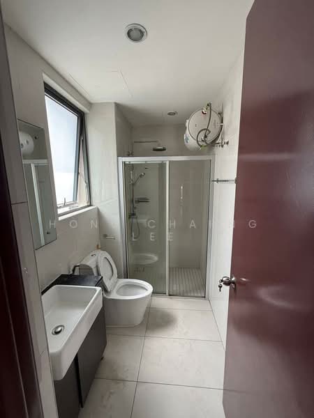Kondominium untuk Disewa di Bay Point @ Country Garden Danga Bay - Hong Charng Lee - Bathroom - PropertyGuru.com.my