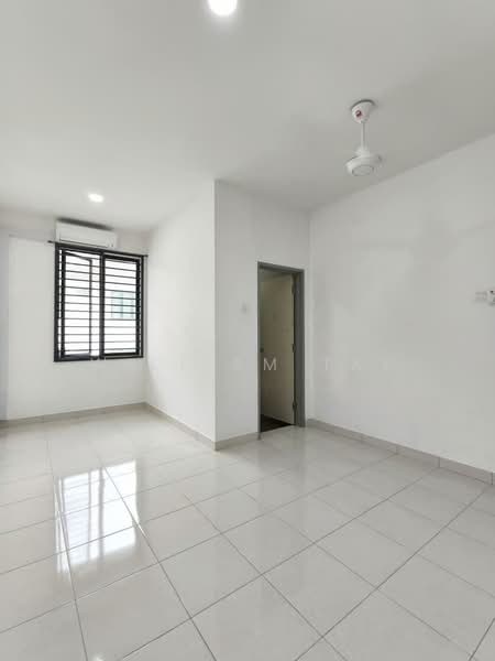 2-storey Terraced House for Sale in Taman Austin Duta (Tebrau) - William Tay - Living Room - PropertyGuru.com.my