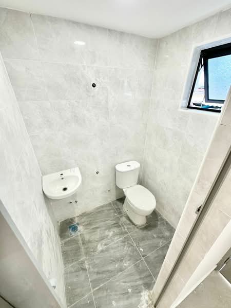 2-storey Terraced House for Sale in Taman Megah Ria (Masai) - Daniel Yong - Bathroom - PropertyGuru.com.my
