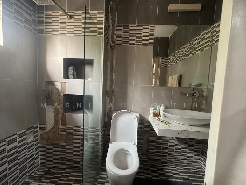 Bungalow for Sale in Petaling Jaya (Selangor) - Masnizah Arifin - Bathroom - PropertyGuru.com.my