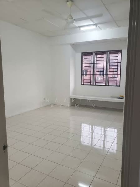 2-storey Terraced House for Sale in Alam Budiman (Shah Alam) - Nazrin Hakimin - Interior - PropertyGuru.com.my