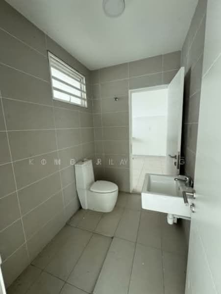 2-storey Terraced House for Sale in Bandar Sri Sendayan (Negeri Sembilan) - Ong Jia Hui - Bathroom - PropertyGuru.com.my
