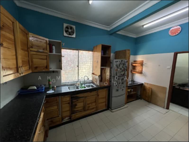 Terraced House for Sale in Taman Pinggiran Usj (Subang Jaya) - Ahmad Firdaus Mahmod - Kitchen - PropertyGuru.com.my