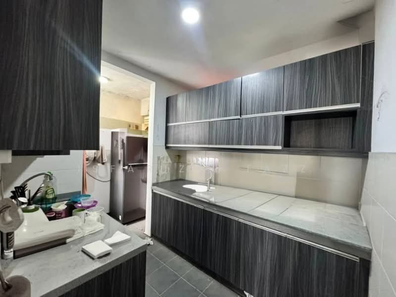 Pangsapuri untuk Dijual di Residensi Laguna Biru 2 - Isfarizal fazz - Kitchen - PropertyGuru.com.my