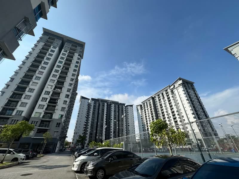 Pangsapuri untuk Dijual di Residensi Laguna Biru 2 - Isfarizal fazz - Exterior - PropertyGuru.com.my
