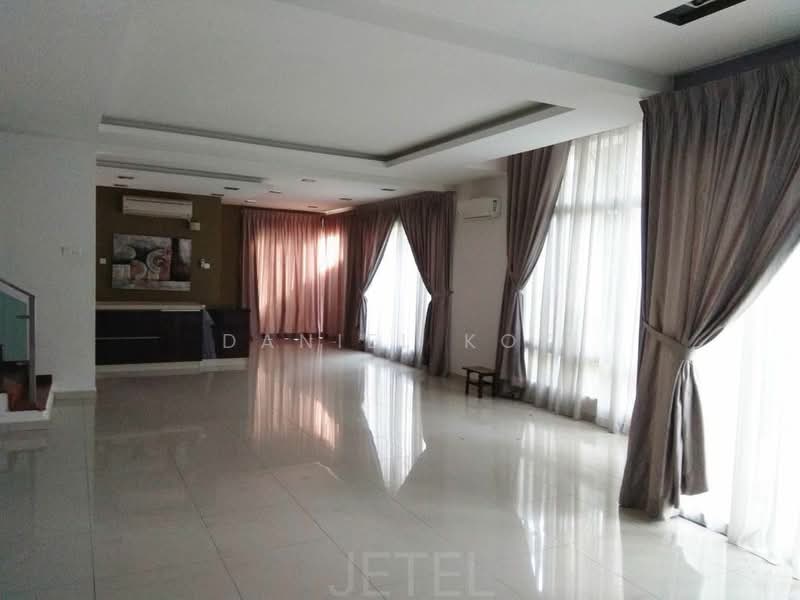 Semi-Detached House for Sale in Bandar Parklands (Klang) - Daniel Kok - Living Room - PropertyGuru.com.my