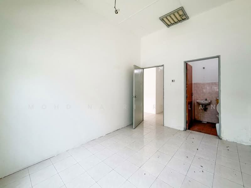 1-storey Terraced House for Sale in Taman Dato' Hormat (Telok Panglima Garang) - Mohd Nazri Roslan - PropertyGuru.com.my