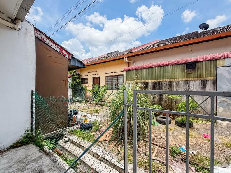 1-storey Terraced House for Sale in Taman Dato' Hormat (Telok Panglima Garang) - Mohd Nazri Roslan - PropertyGuru.com.my