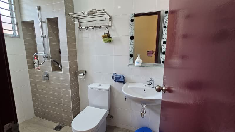 Terraced House for Sale in Ijok (Selangor) - Elaine Loke - Bathroom - PropertyGuru.com.my