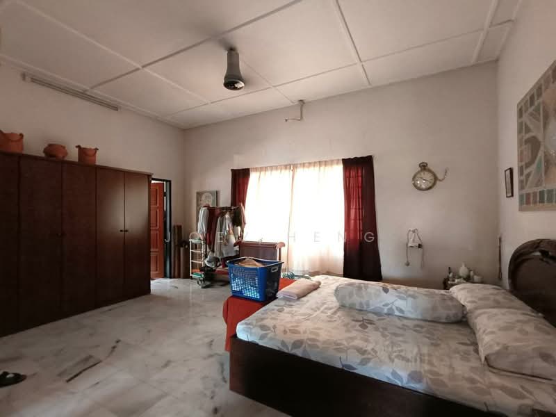 Rumah Banglo untuk Dijual di Ampangan (Negeri Sembilan) - Joey Heng - Bedroom - PropertyGuru.com.my