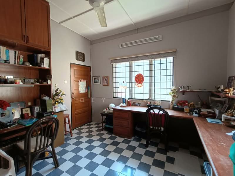 Rumah Banglo untuk Dijual di Ampangan (Negeri Sembilan) - Joey Heng - Study - PropertyGuru.com.my