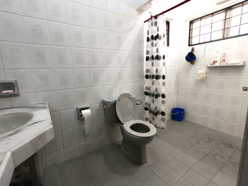 Rumah Banglo untuk Dijual di Ampangan (Negeri Sembilan) - Joey Heng - Bathroom - PropertyGuru.com.my