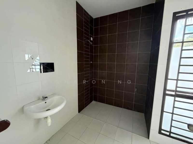 Cluster House for Sale in Taman Adda Heights (Tebrau) - Sharon Ng - Bathroom - PropertyGuru.com.my