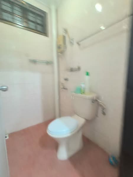 Rumah Teres 1.5 Tingkat untuk Disewa di Taman Pelangi Indah (Ulu Tiram) - Sue Jin Tee - Bathroom - PropertyGuru.com.my