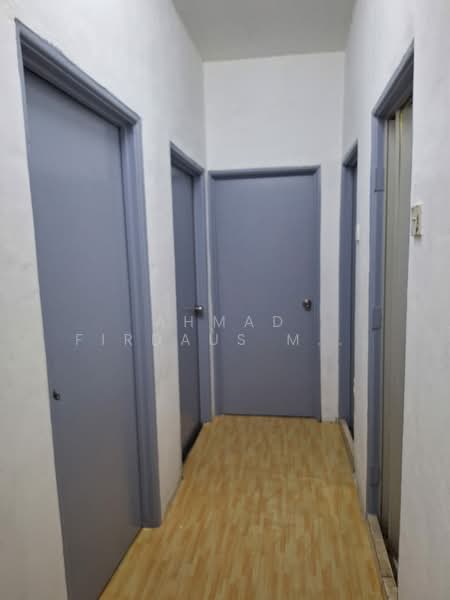 Apartment for Sale at Pangsapuri Megah Villa - Ahmad Firdaus Mahmod - Corridor - PropertyGuru.com.my