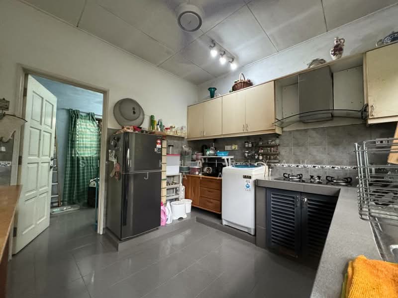 Semi-Detached House for Sale in Kota Damansara (Selangor) - SITI KHAIRIYAH JAAFAR - Kitchen - PropertyGuru.com.my
