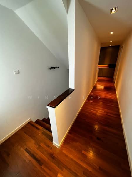 Rumah Teres 3 Tingkat untuk Disewa di Lake Fields (Sungai Besi) - Wennie Lee - Corridor - PropertyGuru.com.my