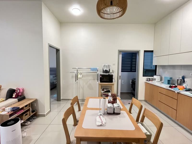 Servis Apartment untuk Disewa di B11 Parkland Residence - Serena Lee - Living Room - PropertyGuru.com.my