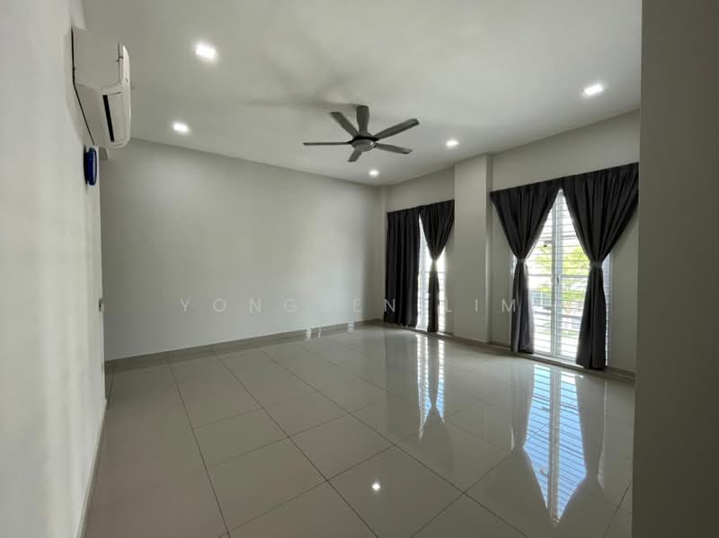 2-storey Terraced House for Rent in Bandar Rimbayu (Telok Panglima Garang) - Yongsen Lim - Living Room - PropertyGuru.com.my