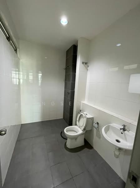 2-storey Terraced House for Rent in Bandar Rimbayu (Telok Panglima Garang) - Yongsen Lim - Bathroom - PropertyGuru.com.my