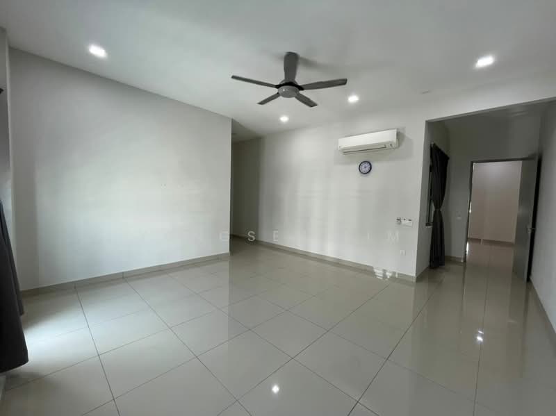 2-storey Terraced House for Rent in Bandar Rimbayu (Telok Panglima Garang) - Yongsen Lim - Living Room - PropertyGuru.com.my