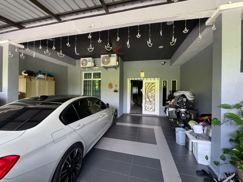 1-storey Terraced House for Sale in Taman Universiti (Skudai) - Iden Tan - Entrance - PropertyGuru.com.my