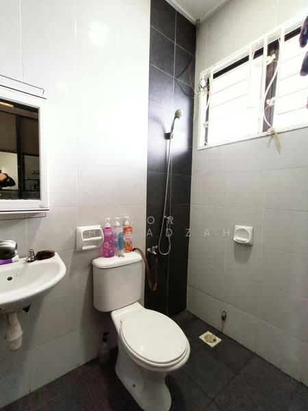 Rumah Teres untuk Dijual di Bandar Putera 2 (Klang) - Nor Khafadzah - Bathroom - PropertyGuru.com.my