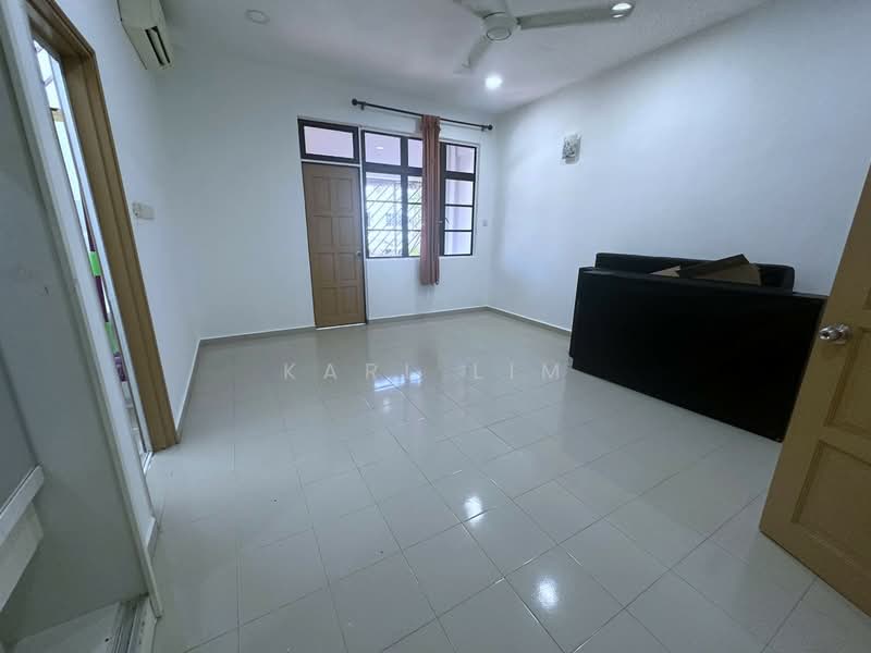 Rumah Teres 2 Tingkat untuk Dijual di Permas Jaya (Johor Bahru) - Karl Lim - Living Room - PropertyGuru.com.my