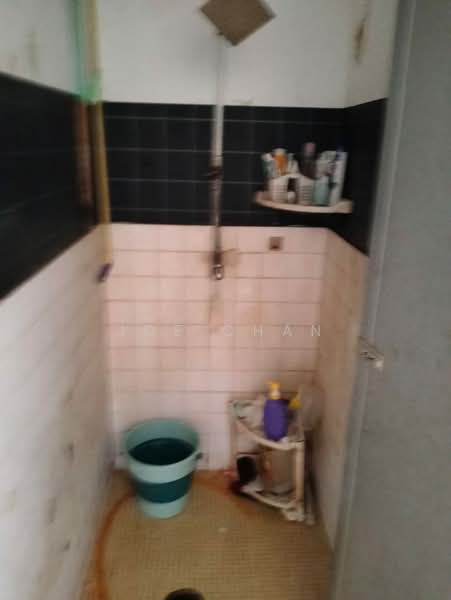 1-storey Terraced House for Sale in Taman Sri Serdang (Seri Kembangan) - Joe Chan - Bathroom - PropertyGuru.com.my