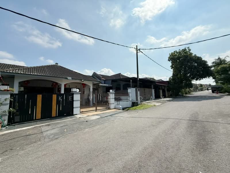 Rumah Teres 1 Tingkat untuk Dijual di Taman Daya (Johor Bahru) - Kelvin Koay - Exterior - PropertyGuru.com.my