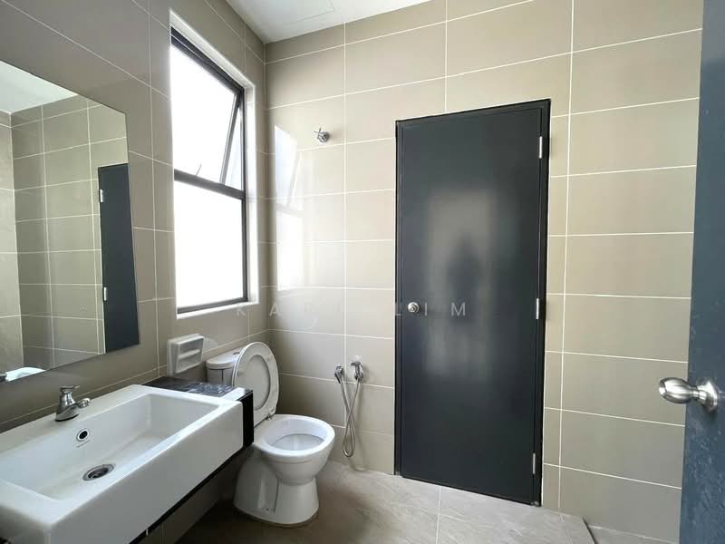 2-storey Terraced House for Sale in Taman Glenmarie (Johor Bahru) - Karl Lim - Bathroom - PropertyGuru.com.my
