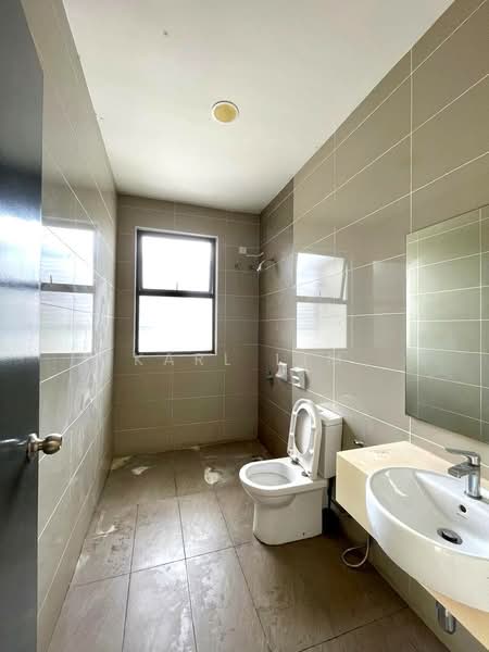 2-storey Terraced House for Sale in Taman Glenmarie (Johor Bahru) - Karl Lim - Bathroom - PropertyGuru.com.my