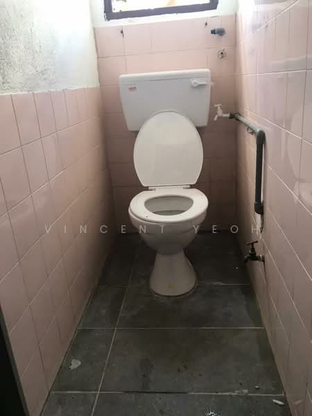 Kilang untuk Dijual di Shah Alam (Selangor) - Vincent Yeoh - Bathroom - PropertyGuru.com.my