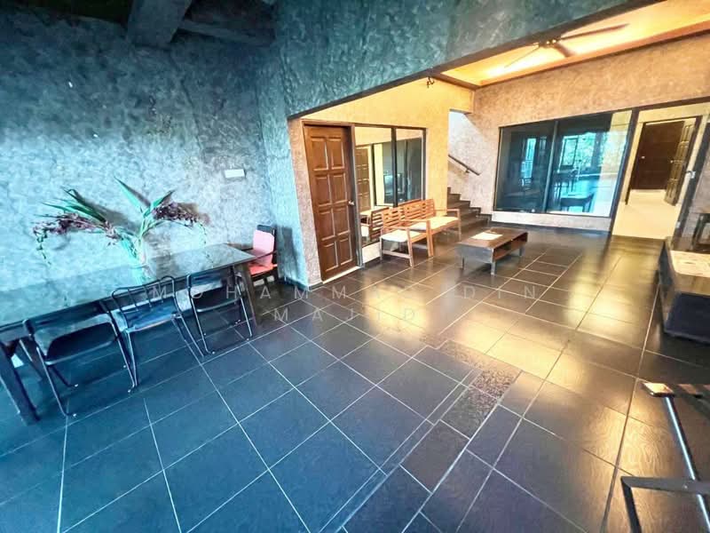 2-storey Terraced House for Sale in Ampang (Selangor) - Mohammad Din Majid - Living Room - PropertyGuru.com.my