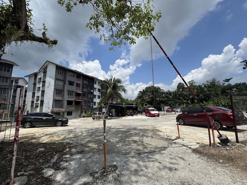 Rumah Flat untuk Dijual di Taman Molek - PK Teo - Exterior - PropertyGuru.com.my