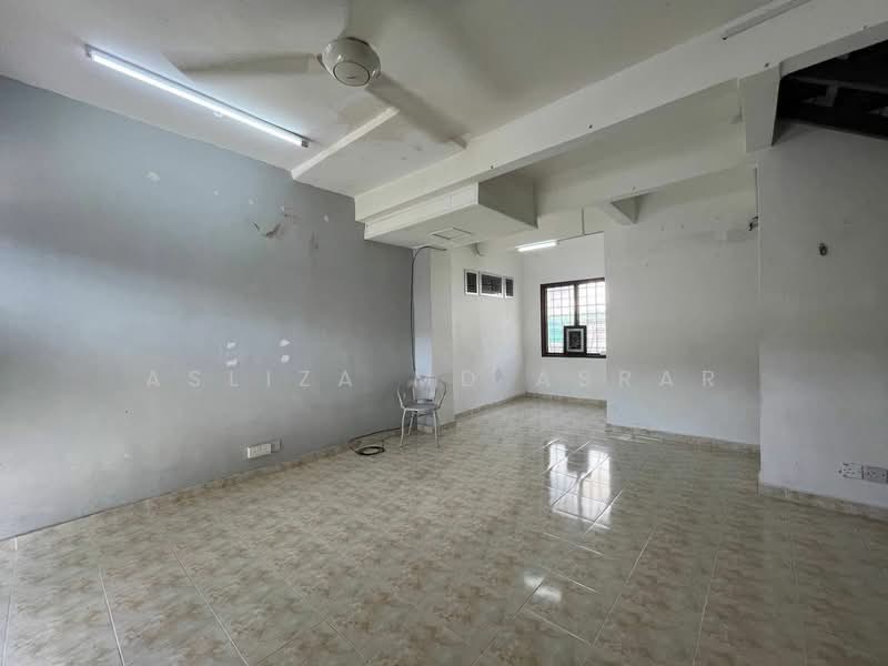 Rumah Teres 2 Tingkat untuk Dijual di Puncak Alam (Selangor) - Asliza Md Asrar - Living Hall - PropertyGuru.com.my