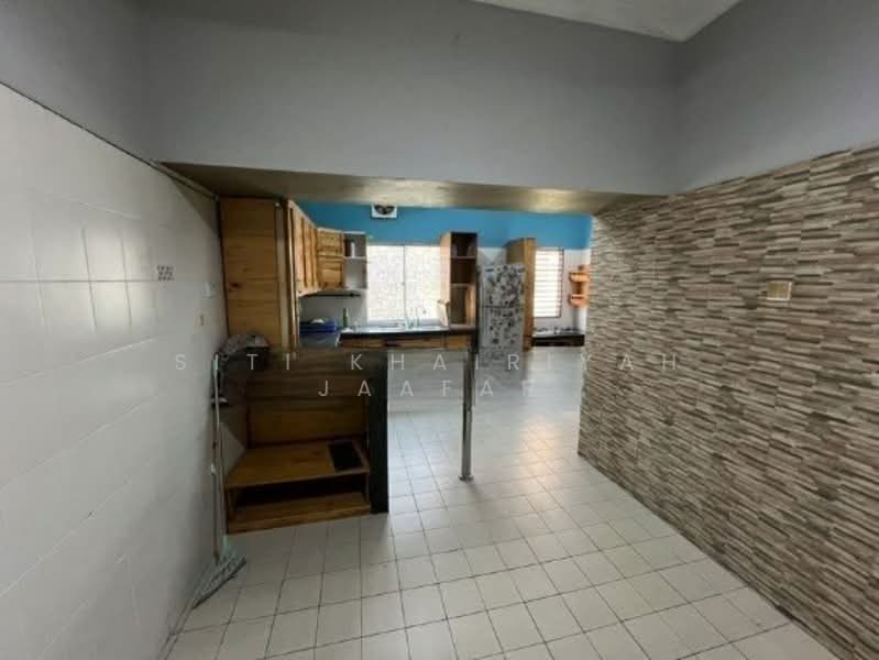 Terraced House for Sale in Taman Pinggiran Usj (Subang Jaya) - SITI KHAIRIYAH JAAFAR - Kitchen - PropertyGuru.com.my