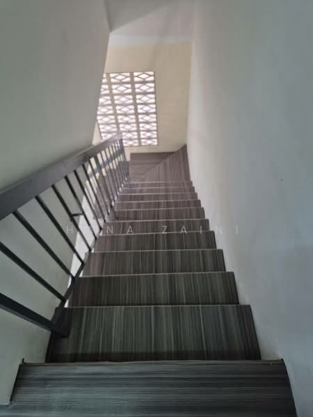 2-storey Terraced House for Sale in Bandar Springhill (Port Dickson) - Hana Zaini - Corridor - PropertyGuru.com.my