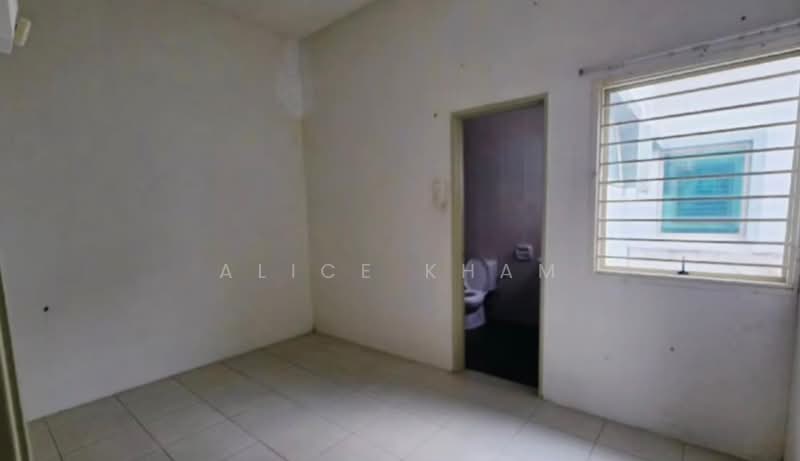 Rumah Kluster untuk Disewa di Bandar Saujana Putra (Tanjong Duabelas) - Alice Kham - Bathroom - PropertyGuru.com.my