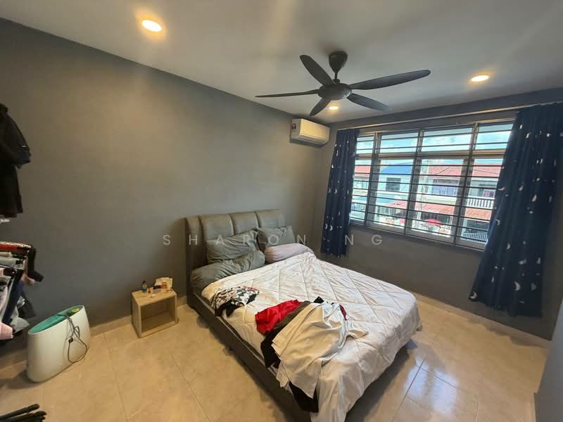 Rumah Teres 2 Tingkat untuk Dijual di Taman Johor Jaya (Johor Bahru) - Sharon Ng - Bedroom - PropertyGuru.com.my